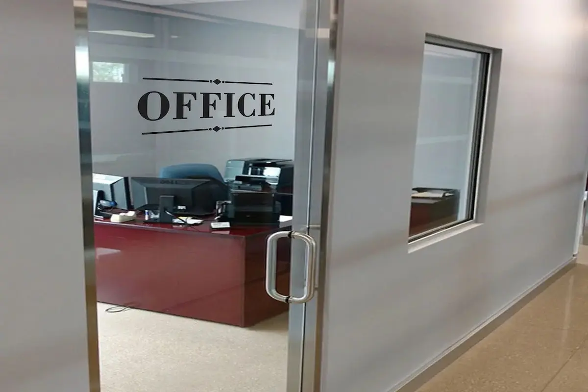 signs your office needs professional cleaning Signs your office needs professional cleaning